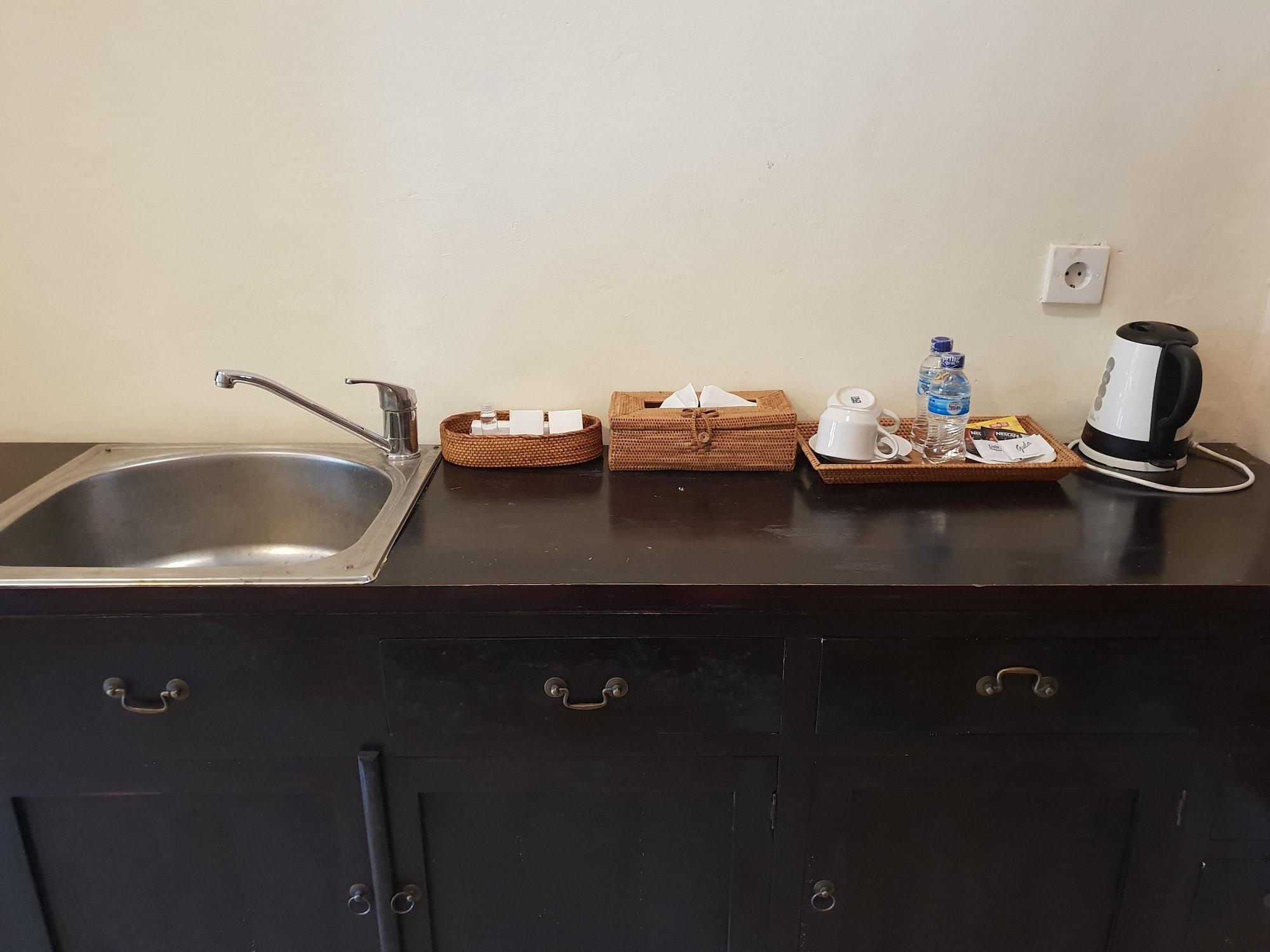 Отель Liyer House Lodtunduh Экстерьер фото